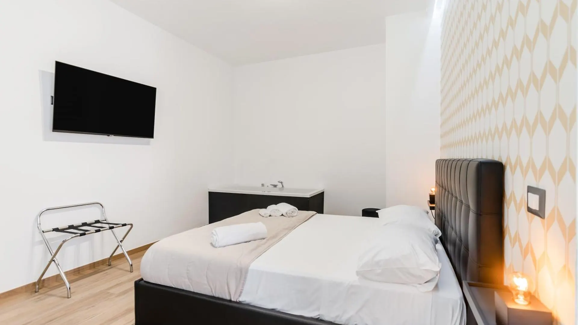 Pietramare Luxury Suites Bari 0*,  Italien