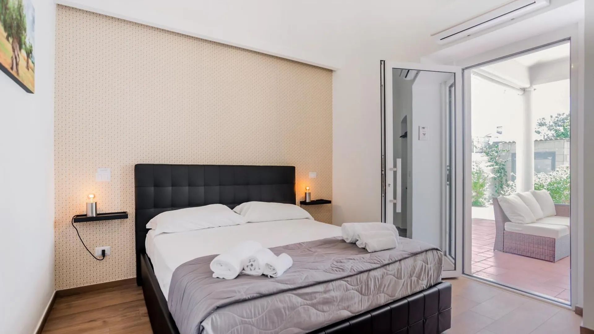 Pietramare Luxury Suites Bari 0*,  Italien